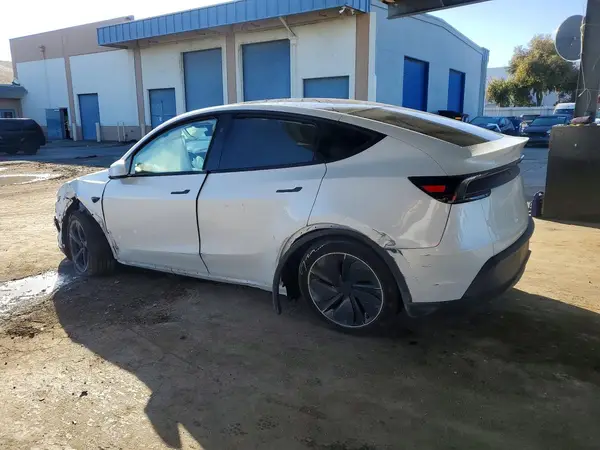 7SAYGDED9TF451020 2026 TESLA MODEL Y - Image 2