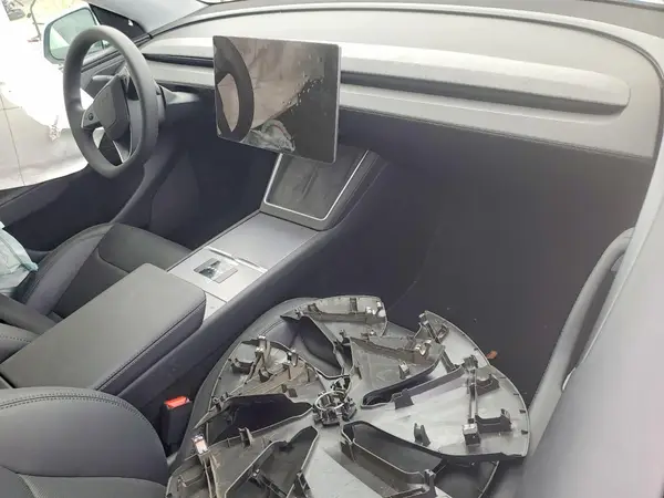 7SAYGDED9TF516464 2026 TESLA MODEL Y - Image 8