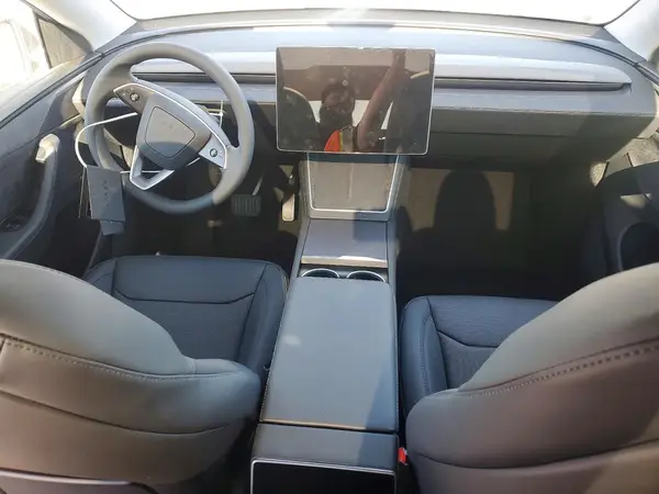 7SAYGDED9TF522328 2026 TESLA MODEL Y - Image 8