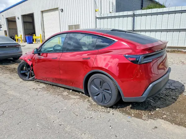 7SAYGDED9TF531059 2026 TESLA MODEL Y - Image 2