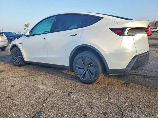 7SAYGDED9TF548850 2026 TESLA MODEL Y - Image 2
