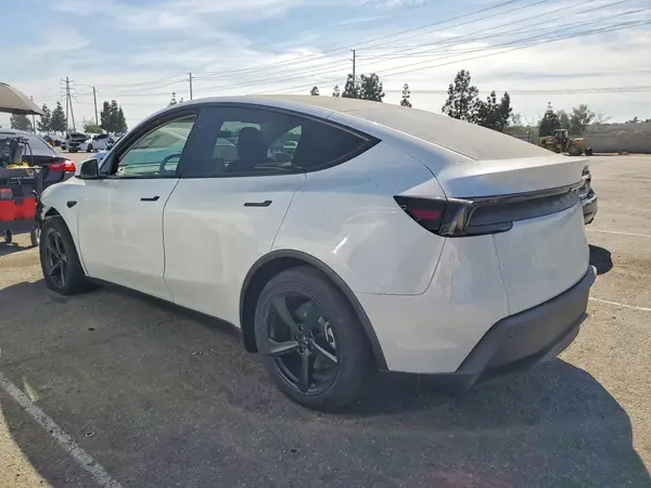 7SAYGDED9TF560092 2026 TESLA MODEL Y - Image 2
