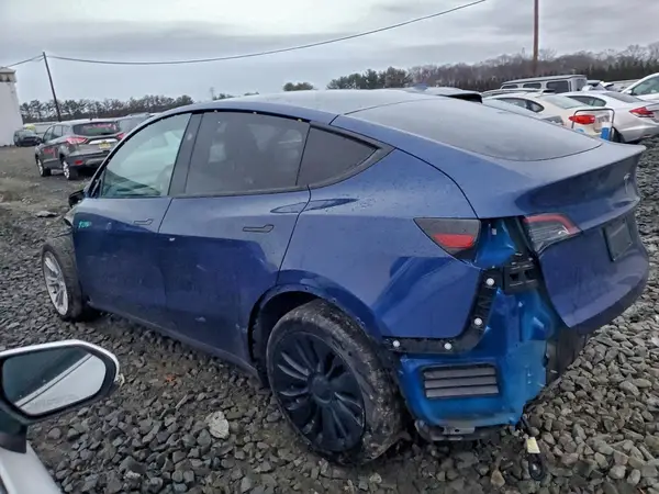 7SAYGDEDXPF923666 2023 TESLA MODEL Y - Image 2