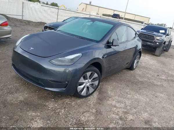7SAYGDEDXPF940418 2023 TESLA MODEL Y - Image 2