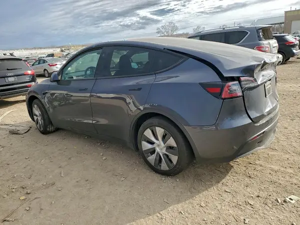 7SAYGDEDXPF940421 2023 TESLA MODEL Y - Image 2