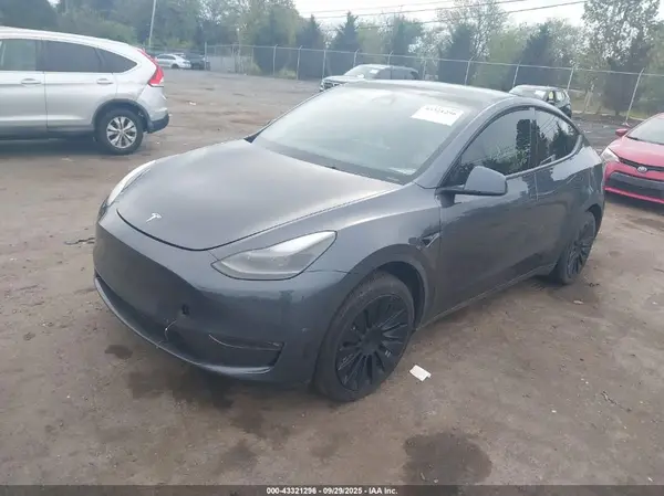 7SAYGDEDXPF944310 2023 TESLA MODEL Y - Image 2