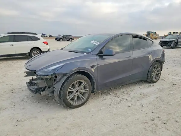 7SAYGDEDXPF950088 2023 TESLA MODEL Y - Image 1