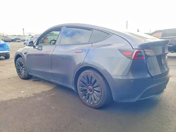 7SAYGDEDXPF956277 2023 TESLA MODEL Y - Image 2