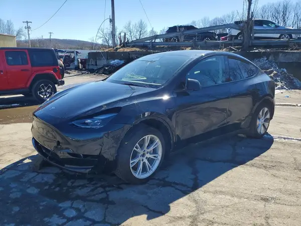 7SAYGDEDXPF958482 2023 TESLA MODEL Y - Image 1