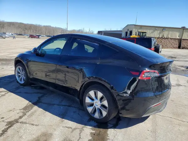 7SAYGDEDXPF958482 2023 TESLA MODEL Y - Image 2