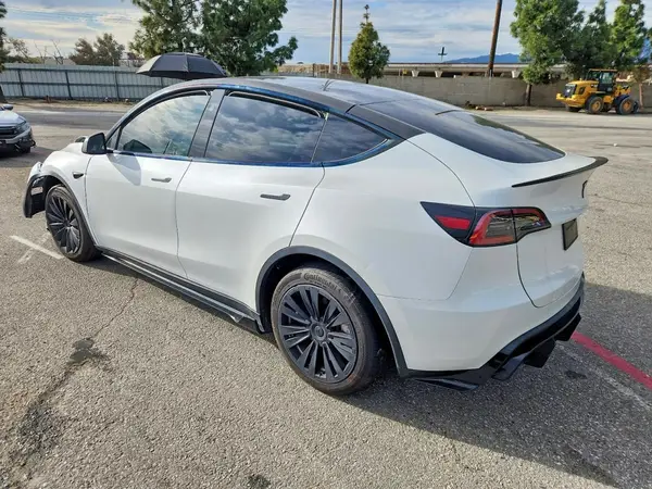 7SAYGDEDXPF962628 2023 TESLA MODEL Y - Image 2
