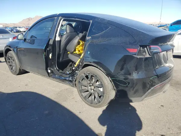 7SAYGDEDXPF969434 2023 TESLA MODEL Y - Image 2
