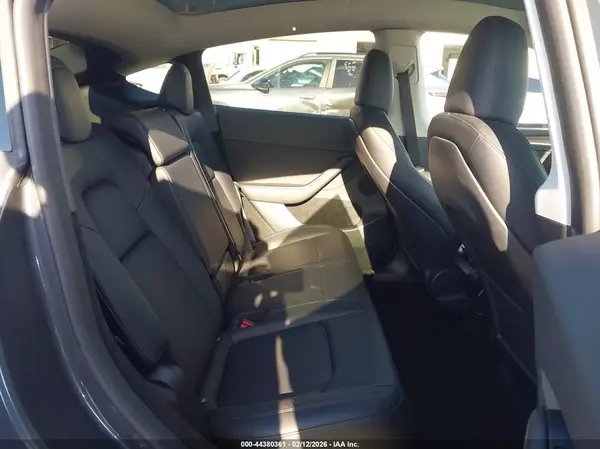 7SAYGDEDXPF977727 2023 TESLA MODEL Y - Image 8