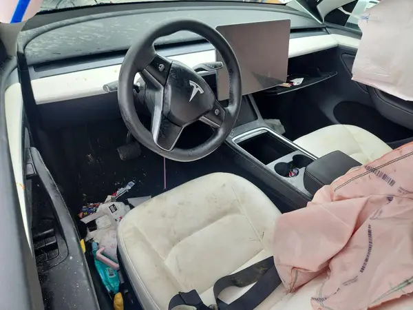7SAYGDEDXRA303951 2024 TESLA MODEL Y - Image 8