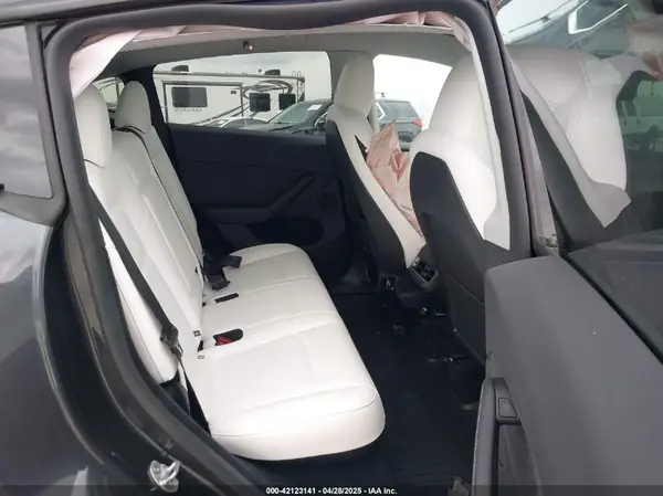 7SAYGDEDXRA307210 2024 TESLA MODEL Y - Image 8