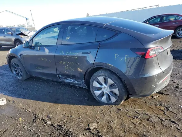 7SAYGDEDXRF019013 2024 TESLA MODEL Y - Image 2