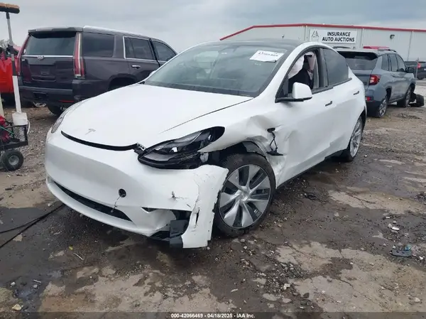 7SAYGDEDXRF035969 2024 TESLA MODEL Y - Image 2