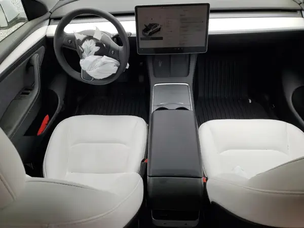 7SAYGDEDXRF038113 2024 TESLA MODEL Y - Image 8