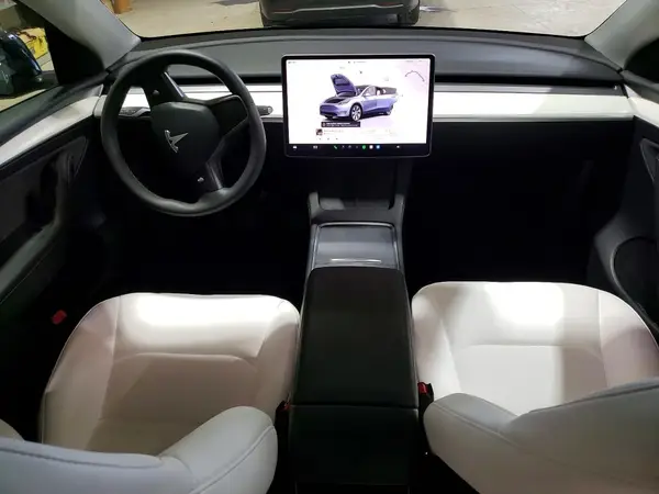 7SAYGDEDXRF041190 2024 TESLA MODEL Y - Image 8