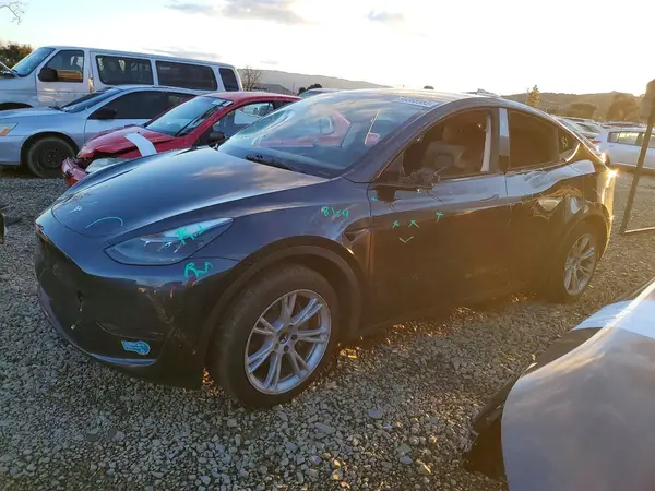 7SAYGDEDXRF046759 2024 TESLA MODEL Y - Image 1