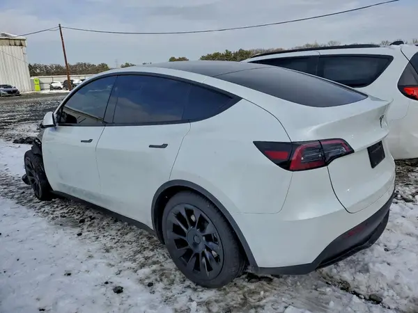 7SAYGDEDXRF048687 2024 TESLA MODEL Y - Image 2