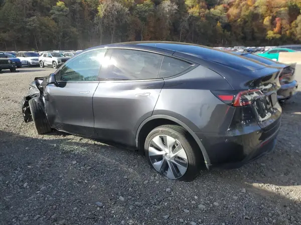 7SAYGDEDXRF049810 2024 TESLA MODEL Y - Image 2