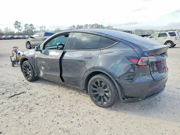 7SAYGDEDXRF051945 2024 TESLA MODEL Y - Image 2