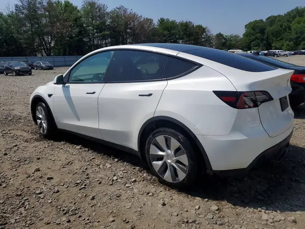 7SAYGDEDXRF084220 2024 TESLA MODEL Y - Image 2