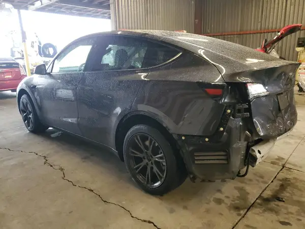 7SAYGDEDXRF095749 2024 TESLA MODEL Y - Image 2