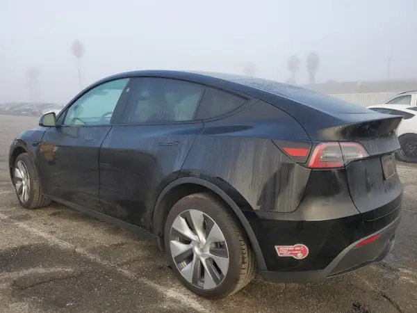 7SAYGDEDXRF095850 2024 TESLA MODEL Y - Image 2