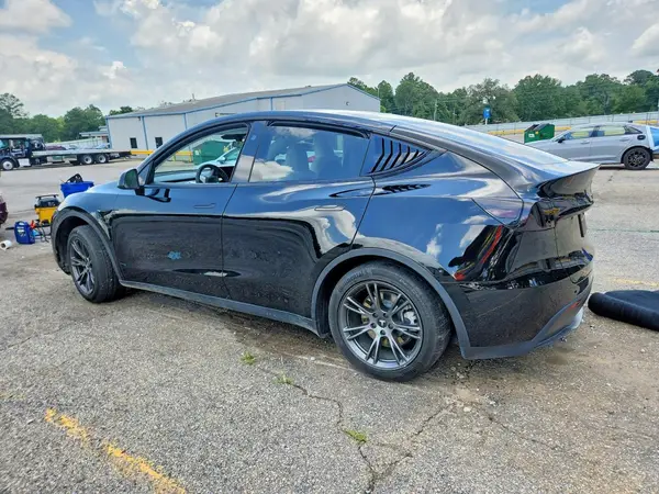 7SAYGDEDXRF103672 2024 TESLA MODEL Y - Image 2