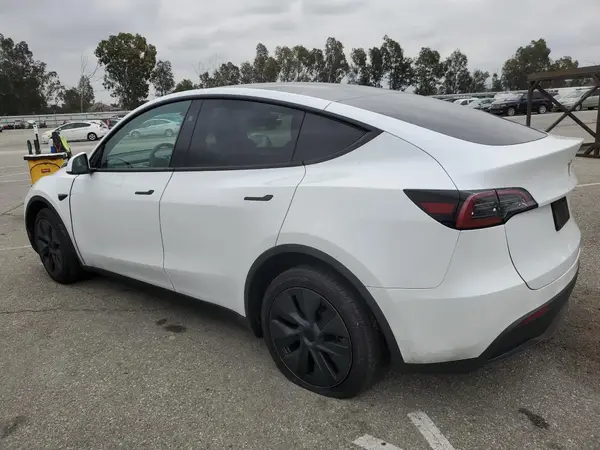 7SAYGDEDXRF104806 2024 TESLA MODEL Y - Image 2
