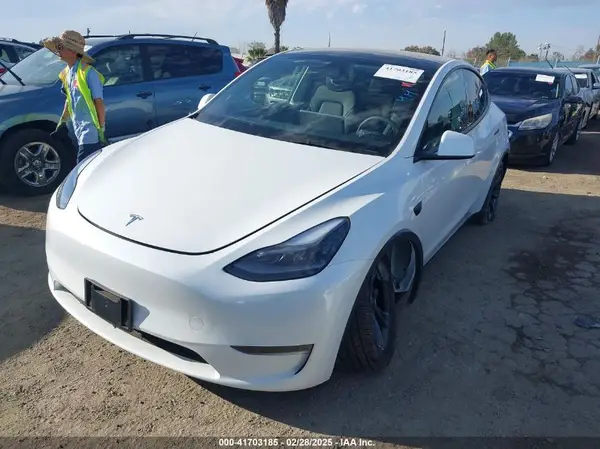 7SAYGDEDXRF114851 2024 TESLA MODEL Y - Image 2