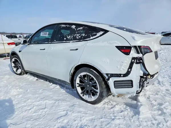 7SAYGDEDXRF186701 2024 TESLA MODEL Y - Image 2