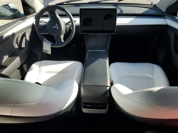 7SAYGDEDXRF192305 2024 TESLA MODEL Y - Image 8