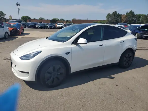 7SAYGDEDXRF210303 2024 TESLA MODEL Y - Image 1