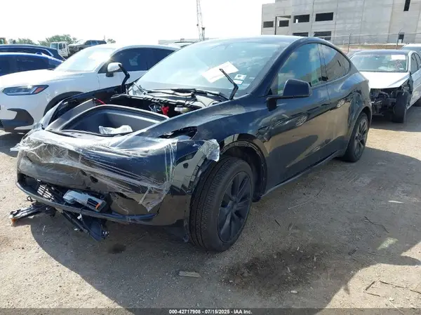 7SAYGDEDXSA347101 2025 TESLA MODEL Y - Image 2