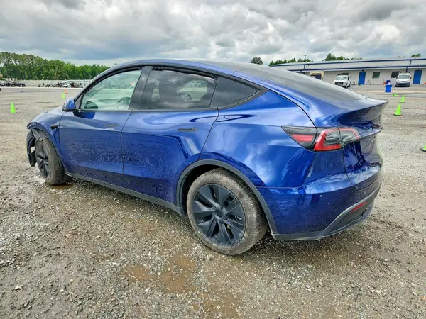 7SAYGDEDXSA348510 2025 TESLA MODEL Y - Image 2