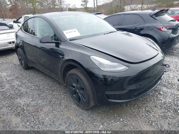 7SAYGDEDXSA349480 2025 TESLA MODEL Y - Image 1