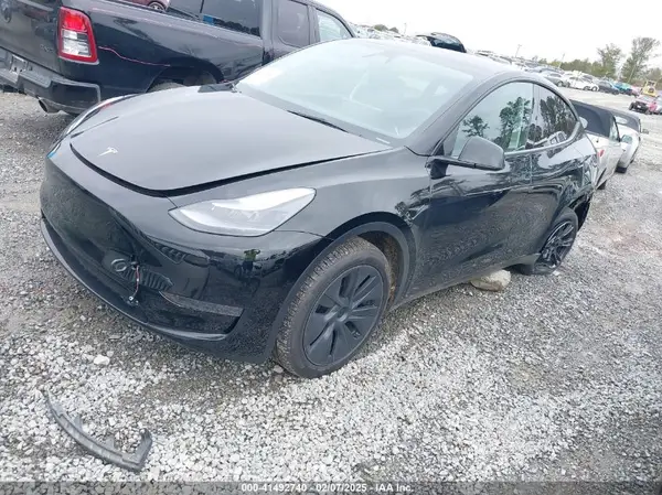 7SAYGDEDXSA349480 2025 TESLA MODEL Y - Image 2