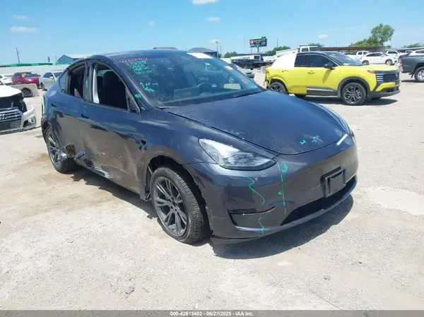 7SAYGDEDXSA353268 2025 TESLA MODEL Y - Image 1
