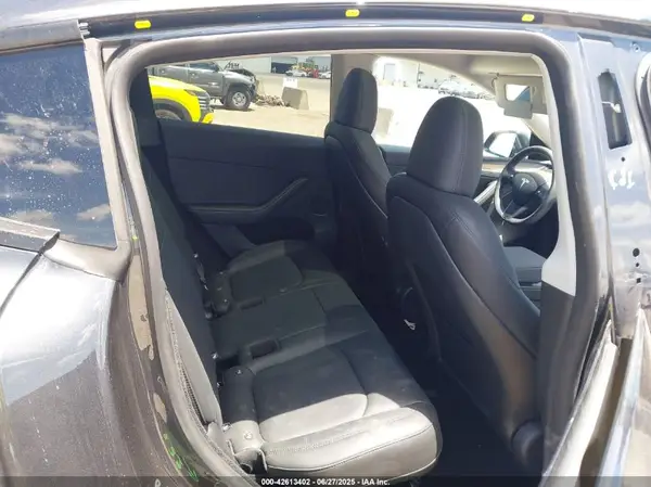 7SAYGDEDXSA353268 2025 TESLA MODEL Y - Image 8