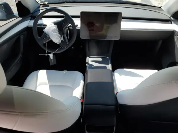 7SAYGDEDXSA353805 2025 TESLA MODEL Y - Image 8