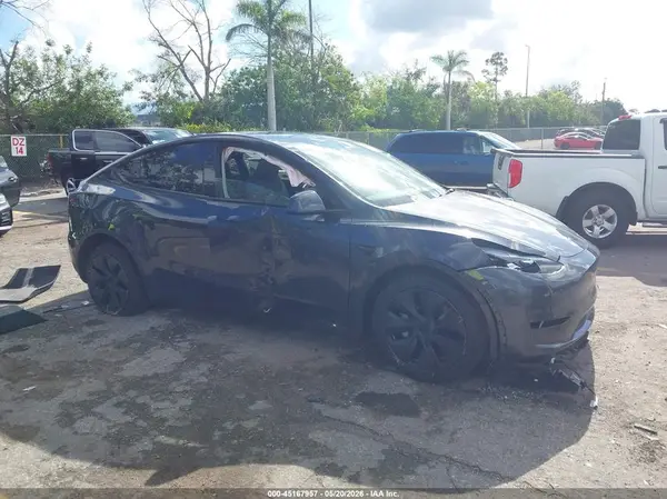 7SAYGDEDXSA369535 2025 TESLA MODEL Y - Image 1