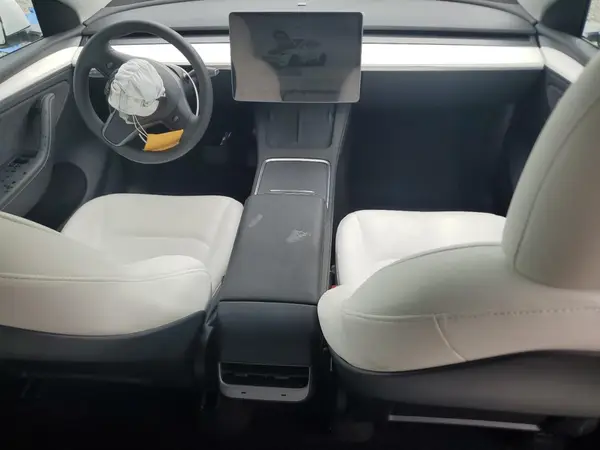 7SAYGDEDXSA372273 2025 TESLA MODEL Y - Image 8
