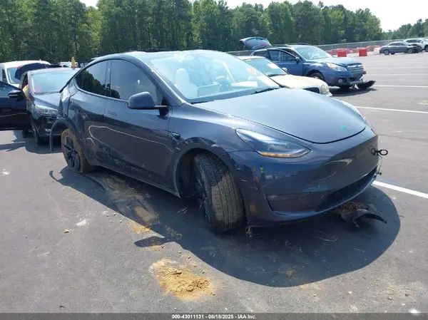 7SAYGDEDXSA376016 2025 TESLA MODEL Y - Image 1