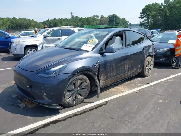 7SAYGDEDXSA376016 2025 TESLA MODEL Y - Image 2