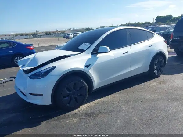 7SAYGDEDXSA376131 2025 TESLA MODEL Y - Image 2