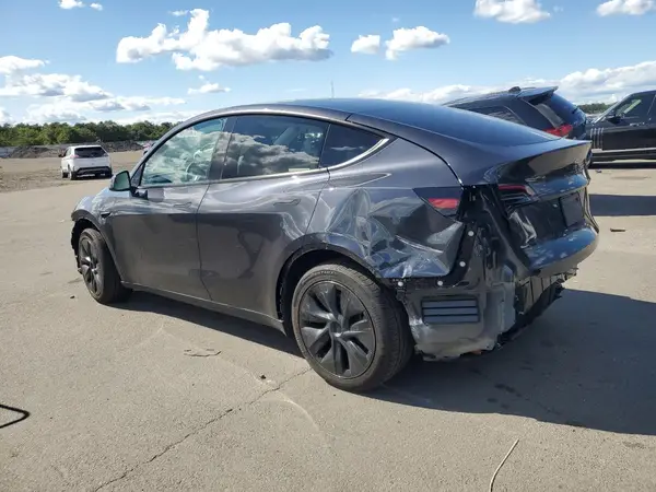 7SAYGDEDXSF227639 2025 TESLA MODEL Y - Image 2