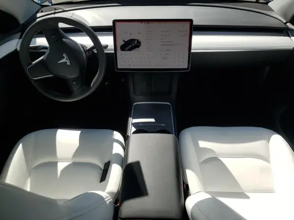 7SAYGDEDXSF227639 2025 TESLA MODEL Y - Image 8